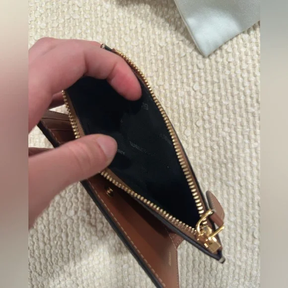 NWOT BURBERRY MED CHRCK BIFOLD WALLET - Picture 5 of 8